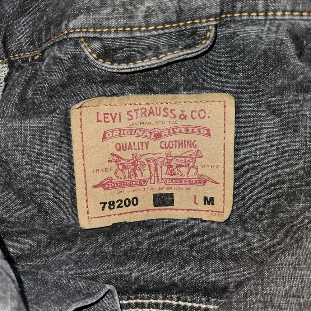 Vintage Levi's Women's Black Acid Washed Denim Jacket, Size M - Picture 10 of 12